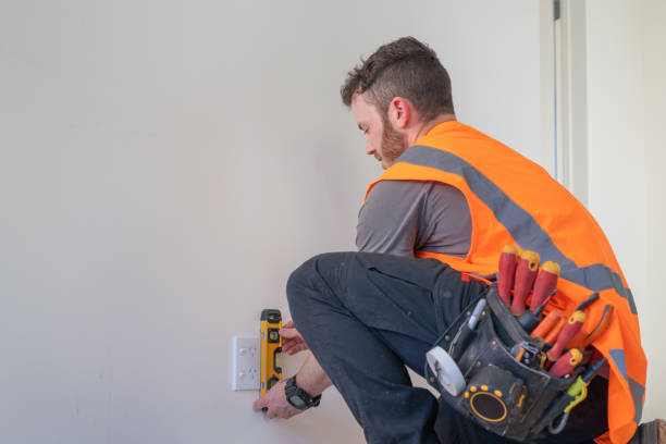 Best Emergency Electrical Repair  in Madelia, MN